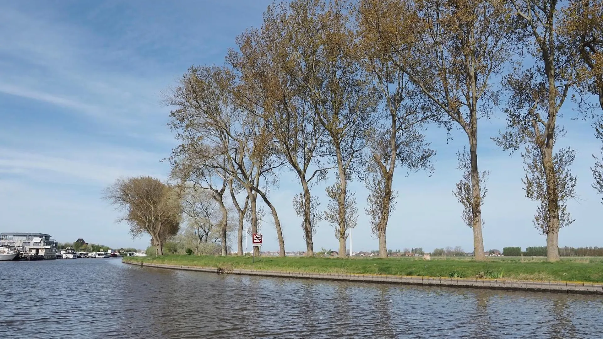 Úszó hotel Houseboat Tiny Griffin Hotel Nieuwpoort
